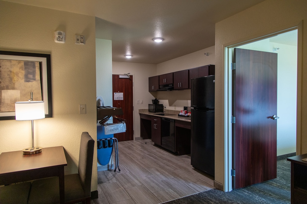 Cobblestone Inn & Suites of Springfield - photo 21