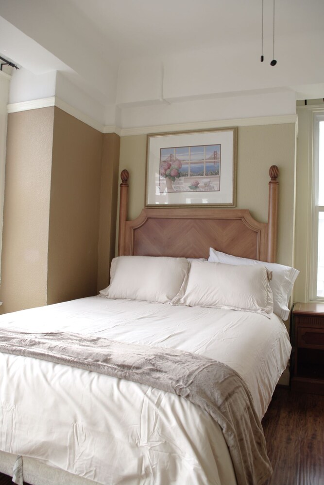 Yale Hotel - photo 10