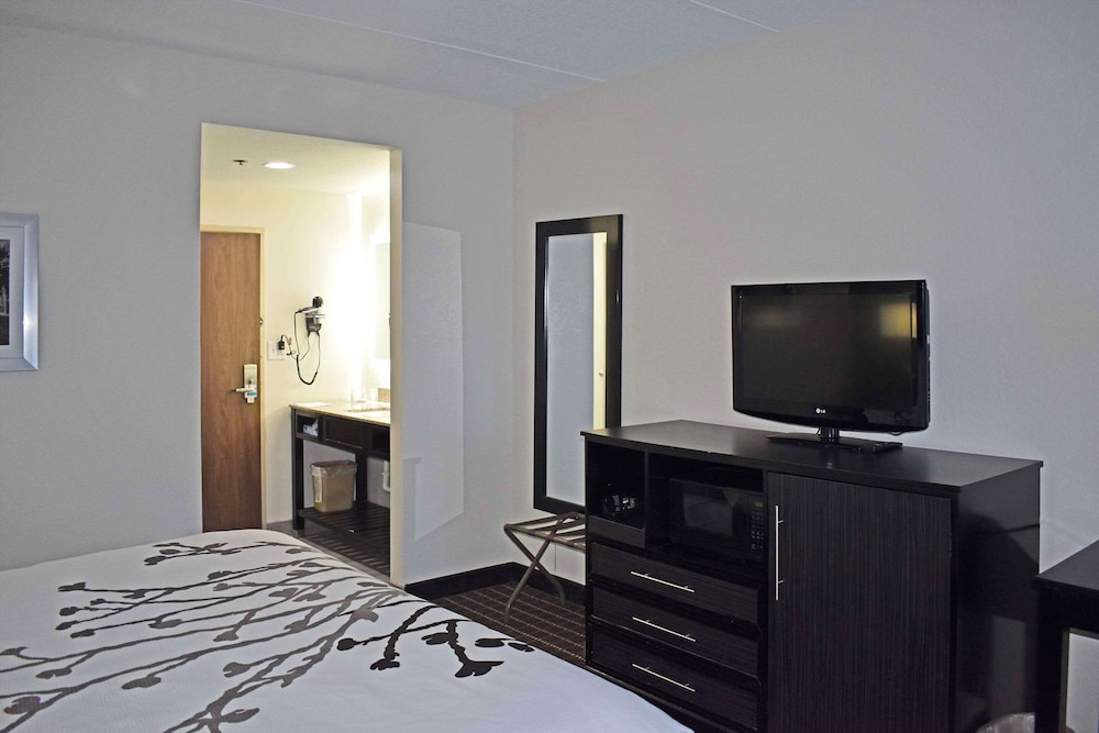 Sleep Inn & Suites Knoxville West - photo 24