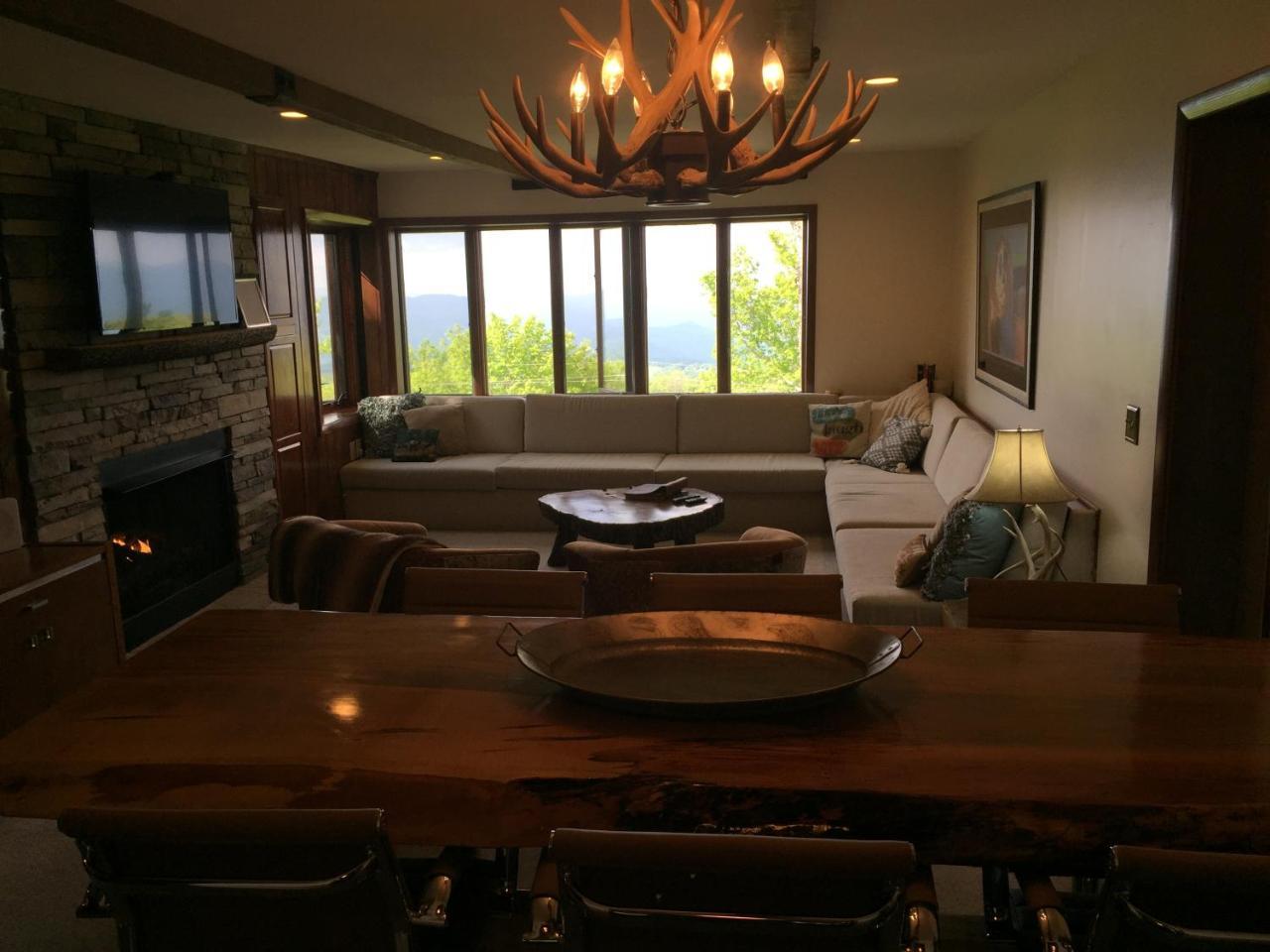 Rudow Roost — 4-Star Luxury Hotel in Banner Elk, United States
