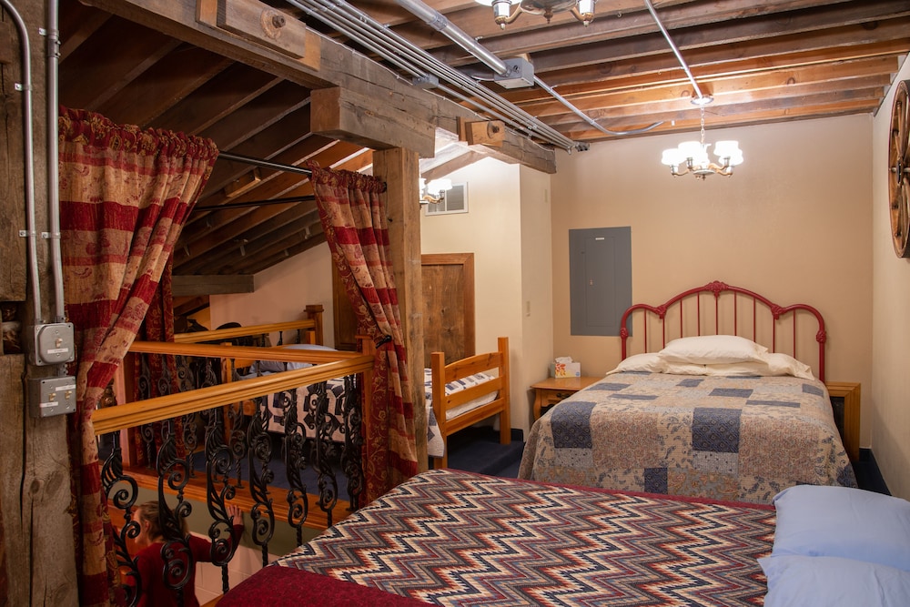 Stone Mill Hotel & Suites - photo 61