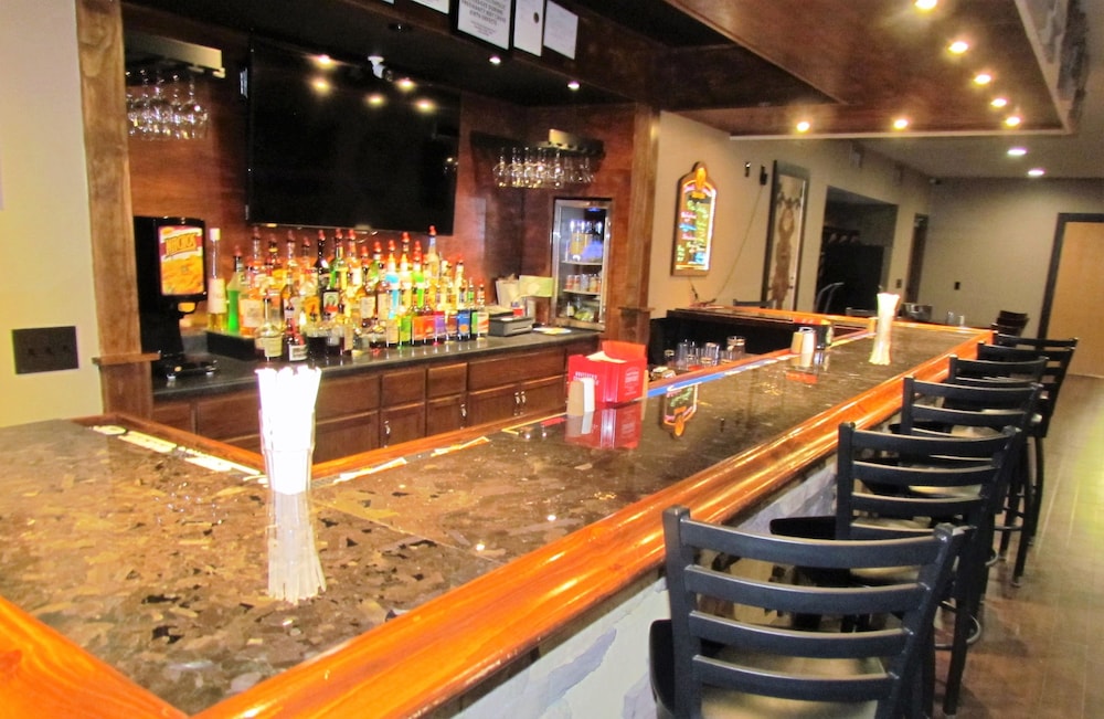 Oak Hill Inn & Suites - photo 67