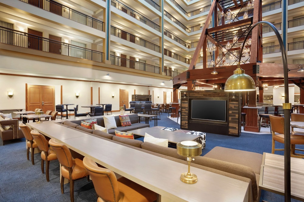 Embassy Suites by Hilton Denver International Airport - photo 4