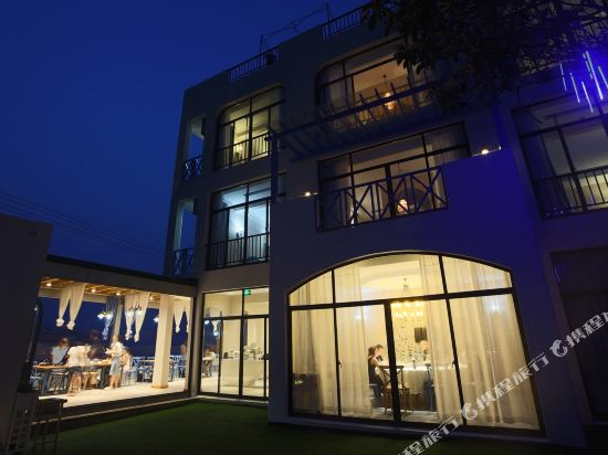 Shengsi Oriental Blue Castle Seaview Hotel in Caiyuan, People's Republic of China