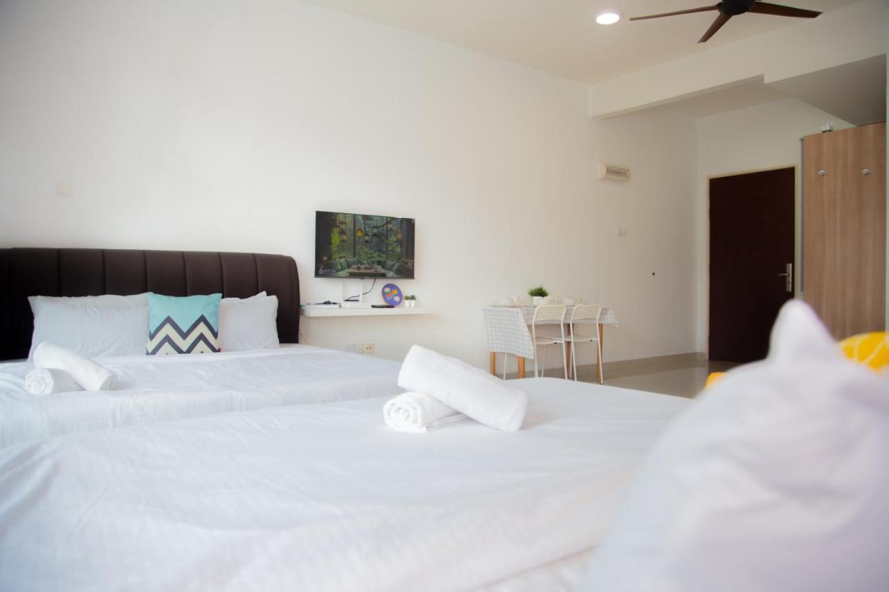 Mount Austin Ikea Aeon 10Mins Pool View B215 — 4-Star Luxury Hotel in Johor Bahru, Malaysia