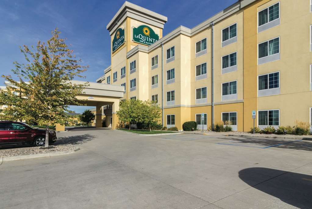 La Quinta Inn & Suites by Wyndham Fargo Medical Center - photo 2