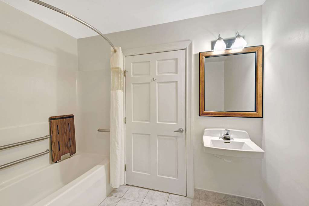 Days Inn by Wyndham Ridgefield - photo 10