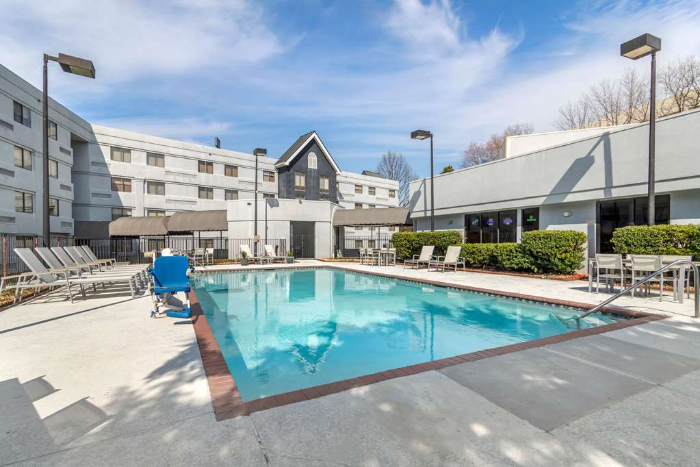 Country Inn & Suites by Radisson Atlanta Airport South GA in College Park, United States