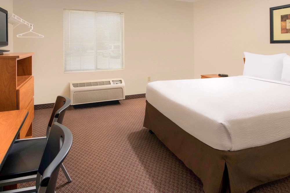 WoodSpring Suites Omaha Bellevue an Extended Stay Hotel - photo 8