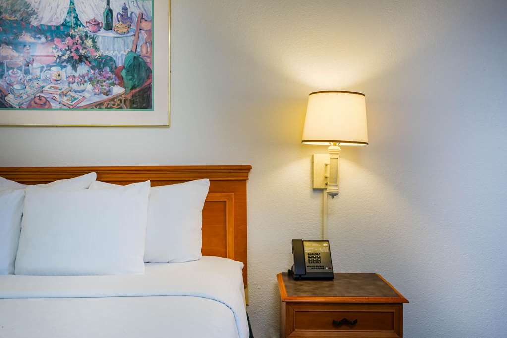 La Quinta Inn by Wyndham Norfolk Virginia Beach - photo 11