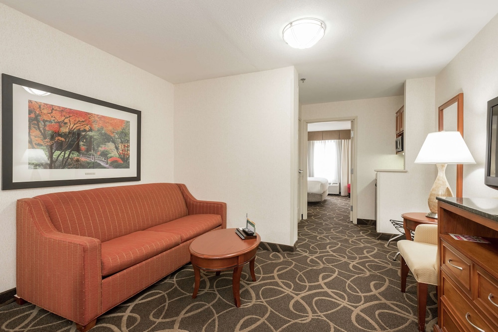 Hilton Garden Inn Portland Airport - photo 15