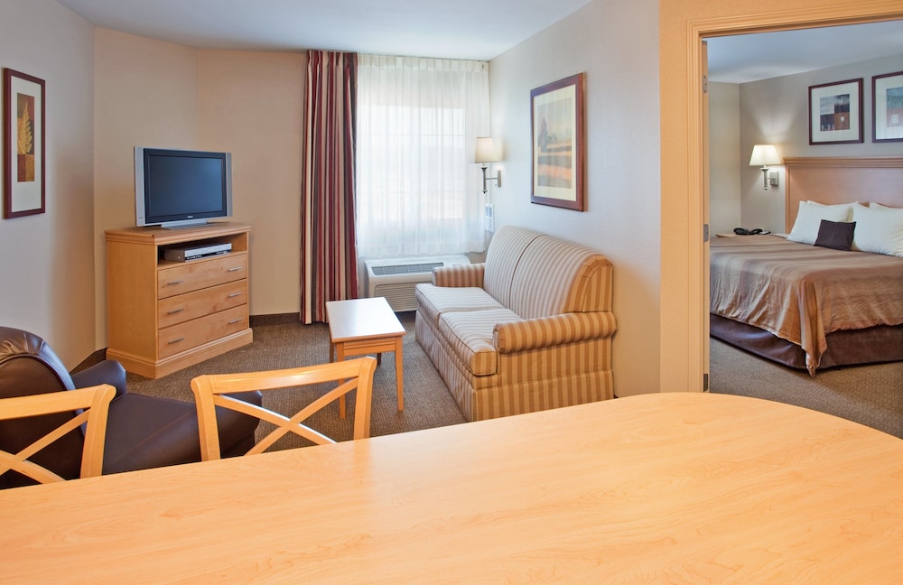 Candlewood Suites Junction City Fort Riley by IHG - photo 3