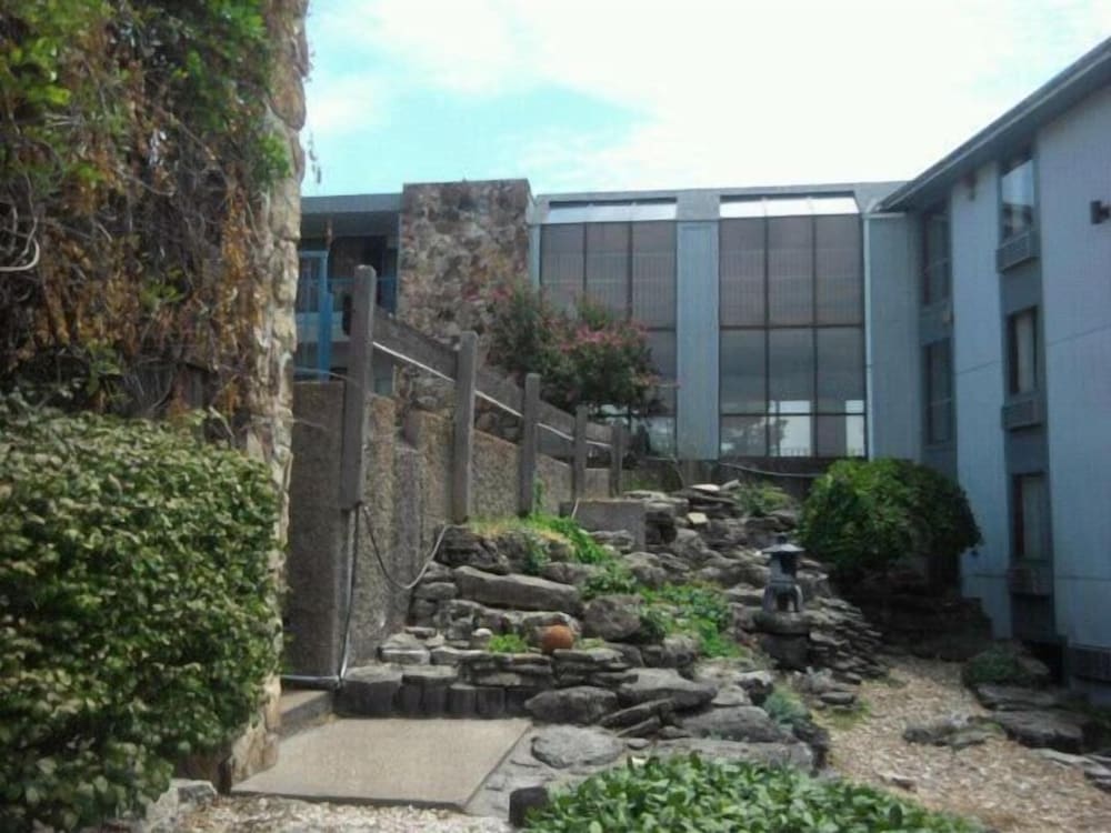 Quails Nest Inn and Suites - photo 35