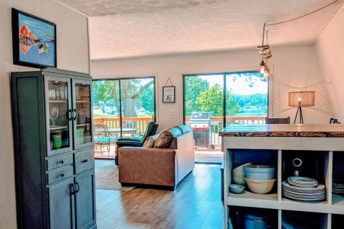 Dock Sun Point in Lakes, United States