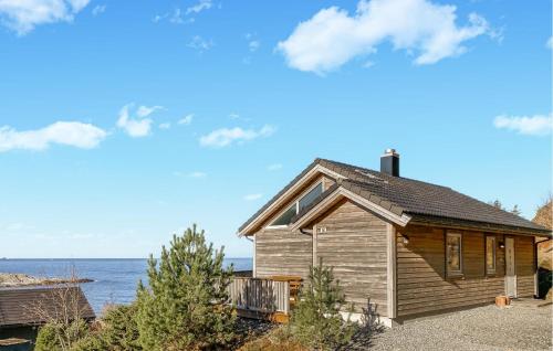2 Bedroom Lovely Home In Raudeberg — 4-Star Luxury Hotel in Maloy, Norway