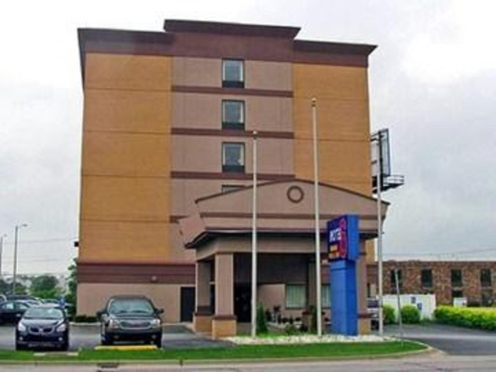 Motel 6 Calumet Park pet-friendly hotel Calumet Park