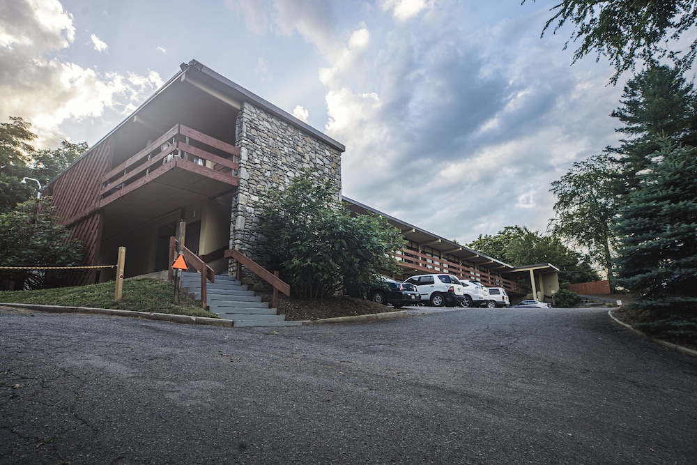 The Mountaineer Inn - photo 22