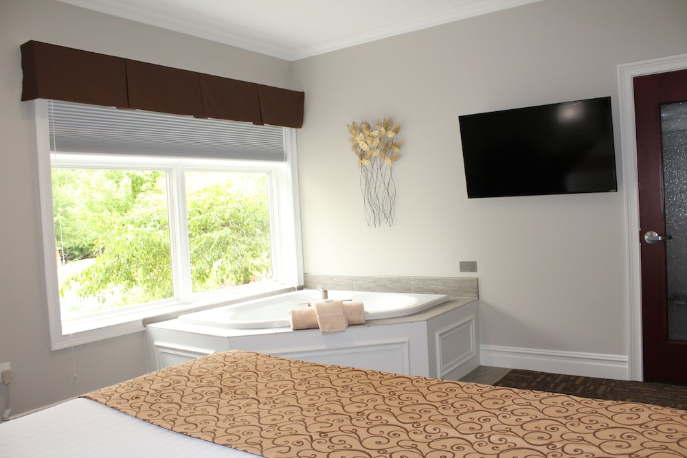 Riverwalk Place Resort & Spa - photo 45