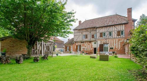 La Demeure Des Ducs Des Luxembourg — Piney