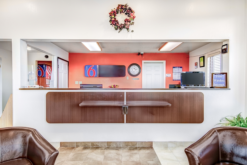 Motel 6 Colby KS - photo 25
