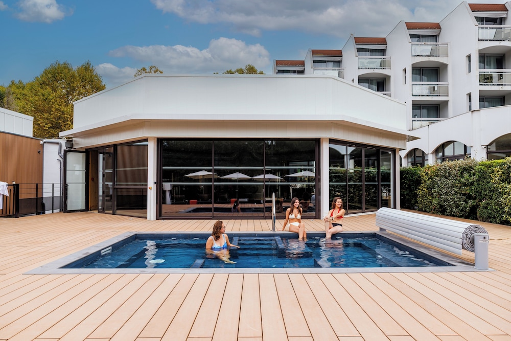 Mercure Hotel & Spa Aix les Bains Domaine Marlioz in Aix-Les-Bains, France