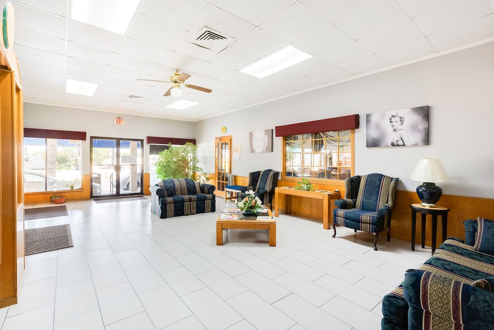 OYO Hotel Tyler Lindale - photo 8