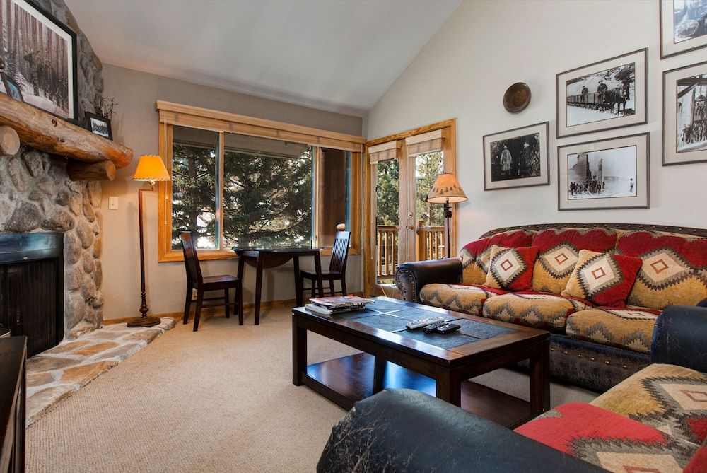 Ski In Condo in Snow Flower Resort by RedAwning - photo 24