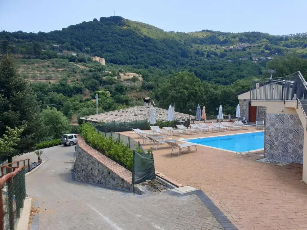 Agriturismo Ponte Due Archi — 4-Star Luxury Hotel in Raccuja, Italy