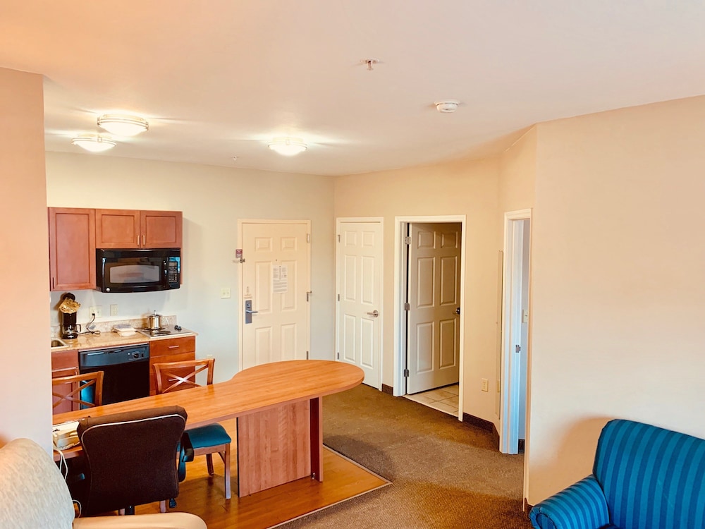 Candlewood Suites Hot Springs an IHG Hotel - photo 2