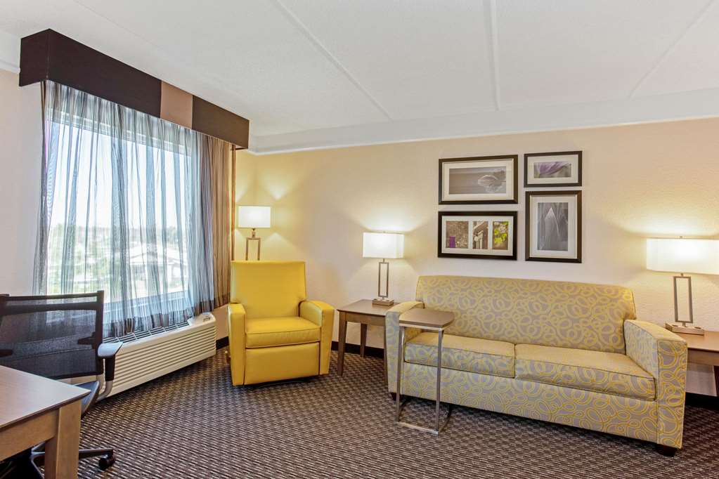 La Quinta Inn & Suites by Wyndham Panama City - photo 29
