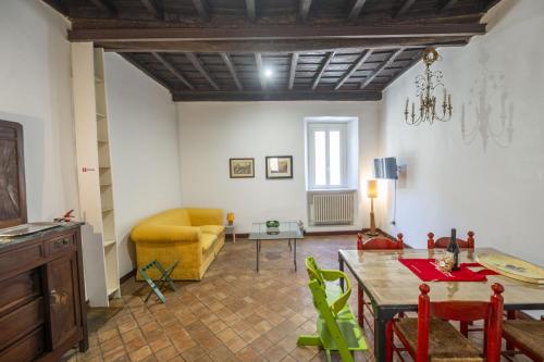 Trastevere Charming Apartment — 4-Star Luxury Hotel in Rome, Italy