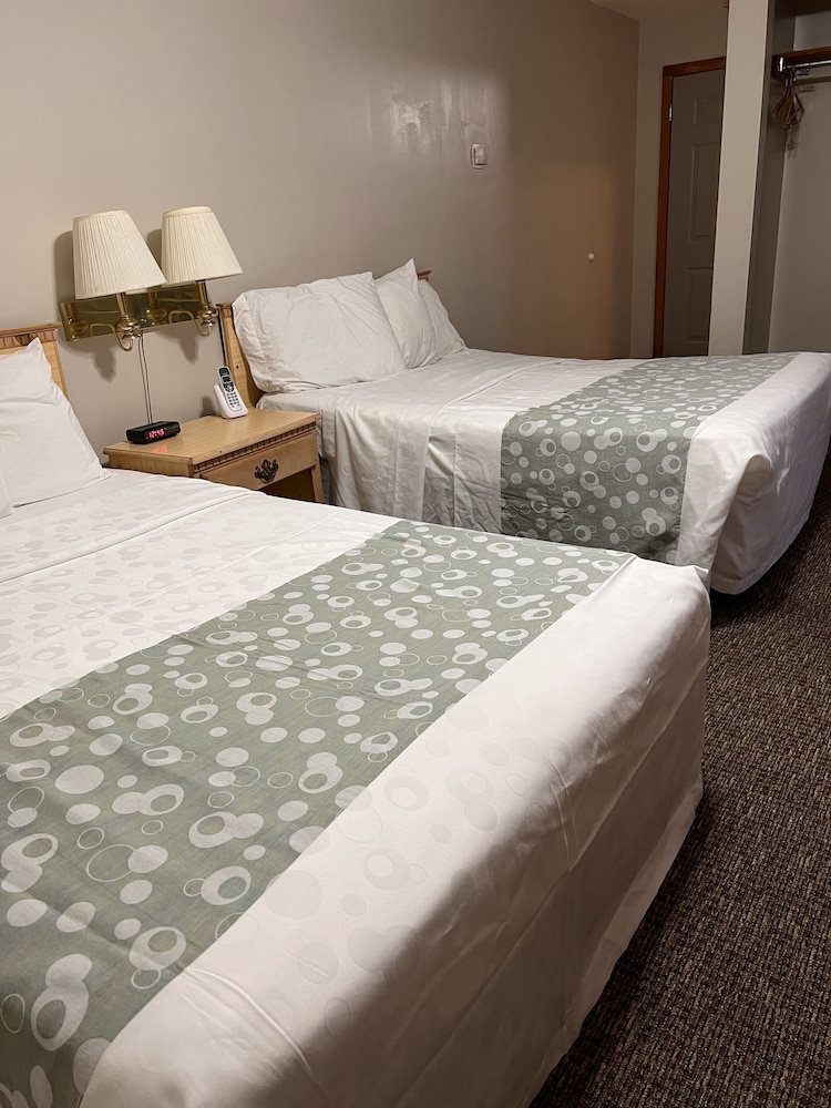 Oswego Inn - photo 13