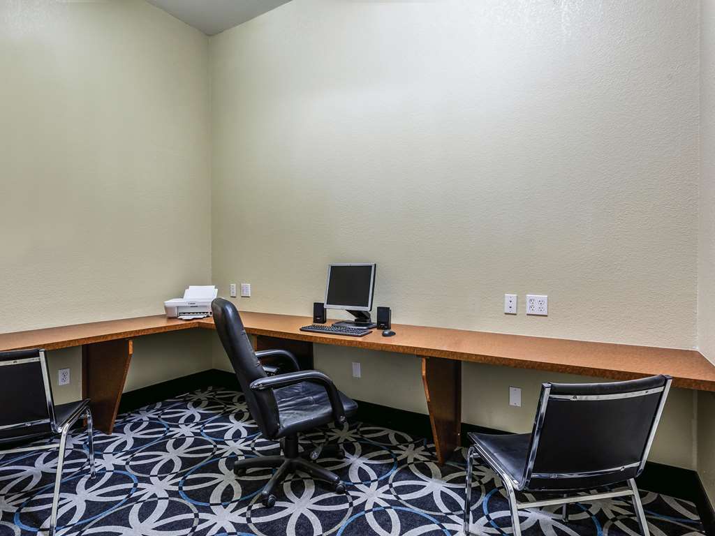 La Quinta Inn & Suites by Wyndham Deming - photo 34