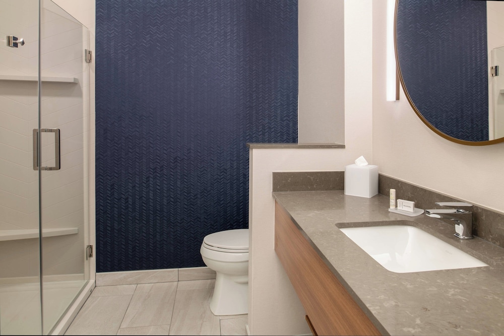Fairfield Inn & Suites by Marriott Wenatchee - photo 12