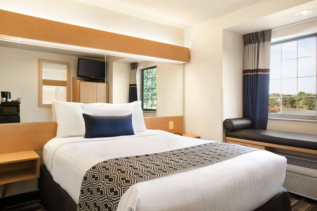 Microtel Inn & Suites by Wyndham Culpeper - photo 11