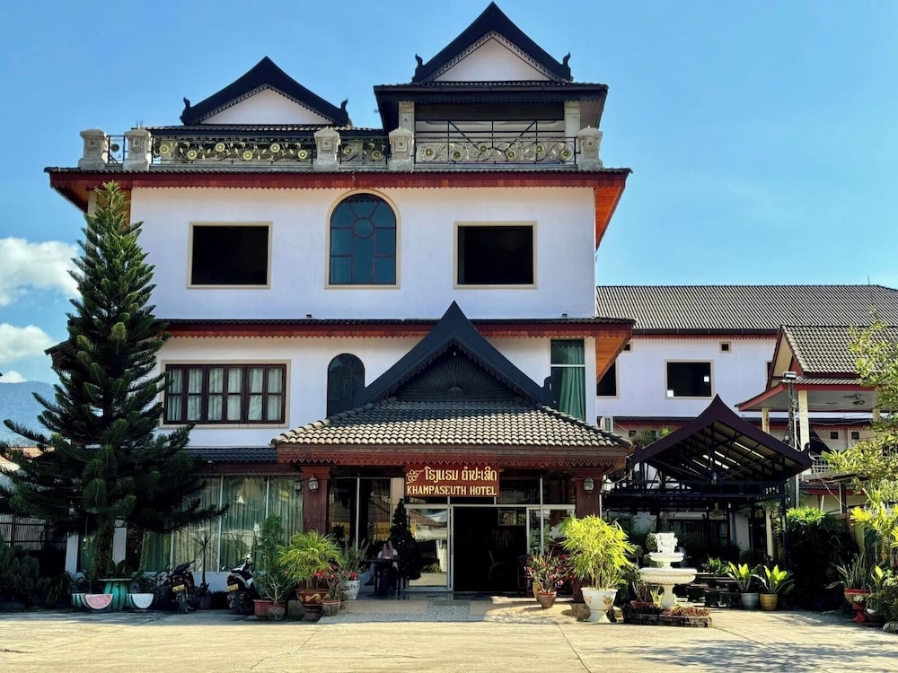 Khampaseuth Hotel in Vangviang, Laos
