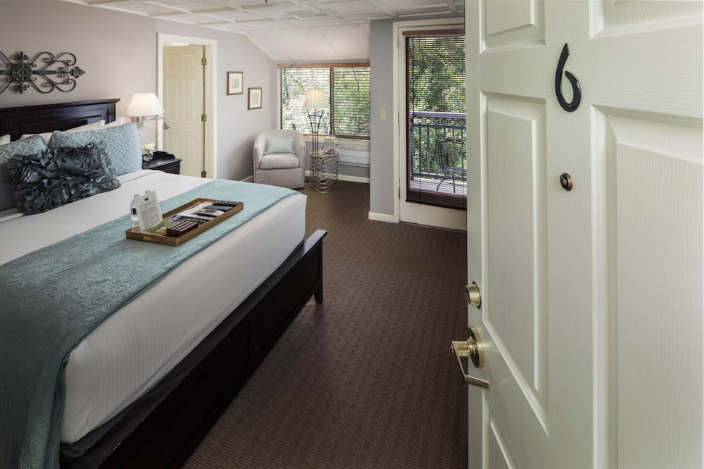The Inn Above Oak Creek - photo 21
