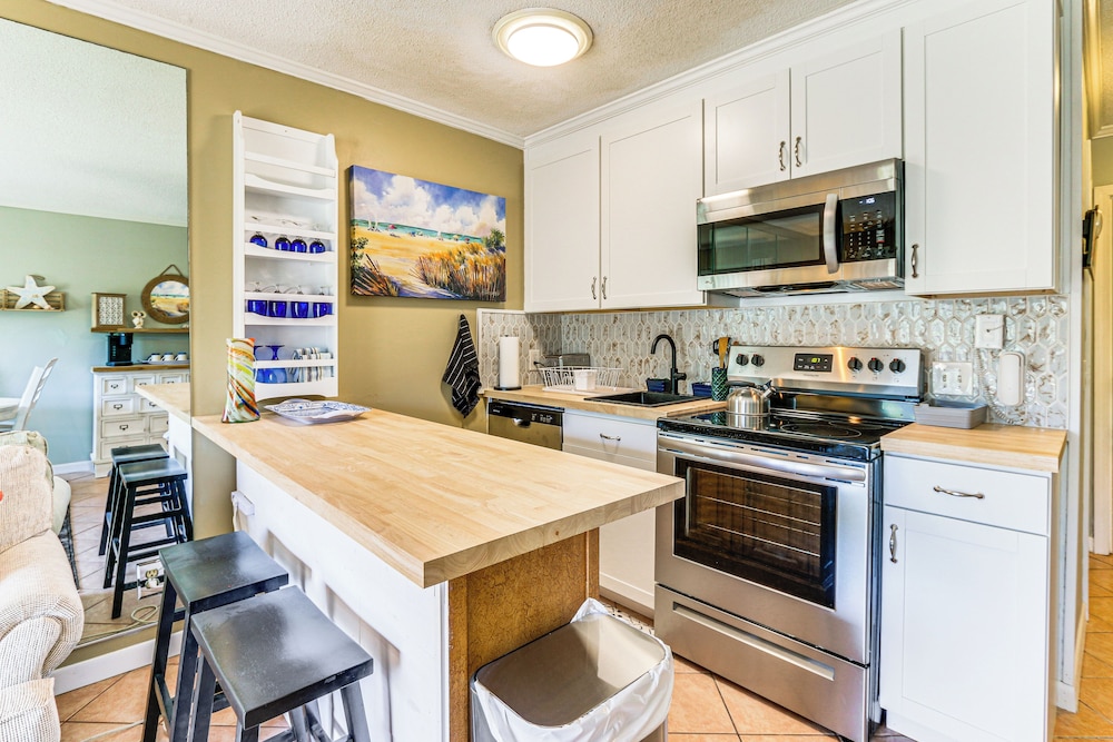 Walk to Beach: Resort Perks at Hilton Head Condo - photo 8