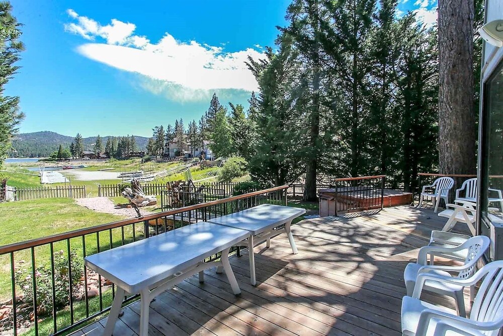 Hudson Bay Lakefront 1227 by RedAwning — hotel in Big Bear Lake
