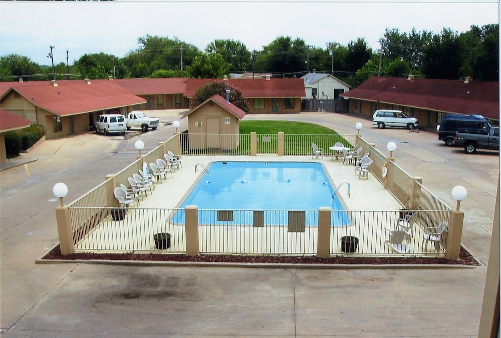 Will Rogers Inn - photo 21