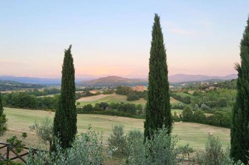 Pevoni 1 Bed apartment with stunning Tuscan views — 4-Star Luxury Hotel in Anghiari, Italy