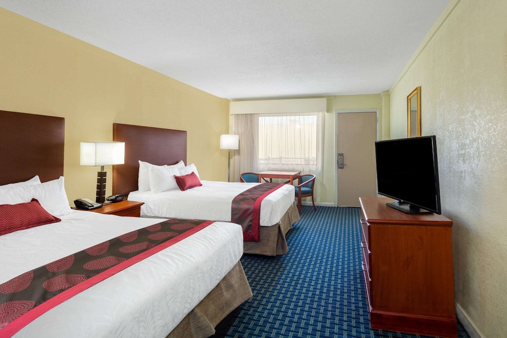 Ramada by Wyndham Virginia Beach - photo 7