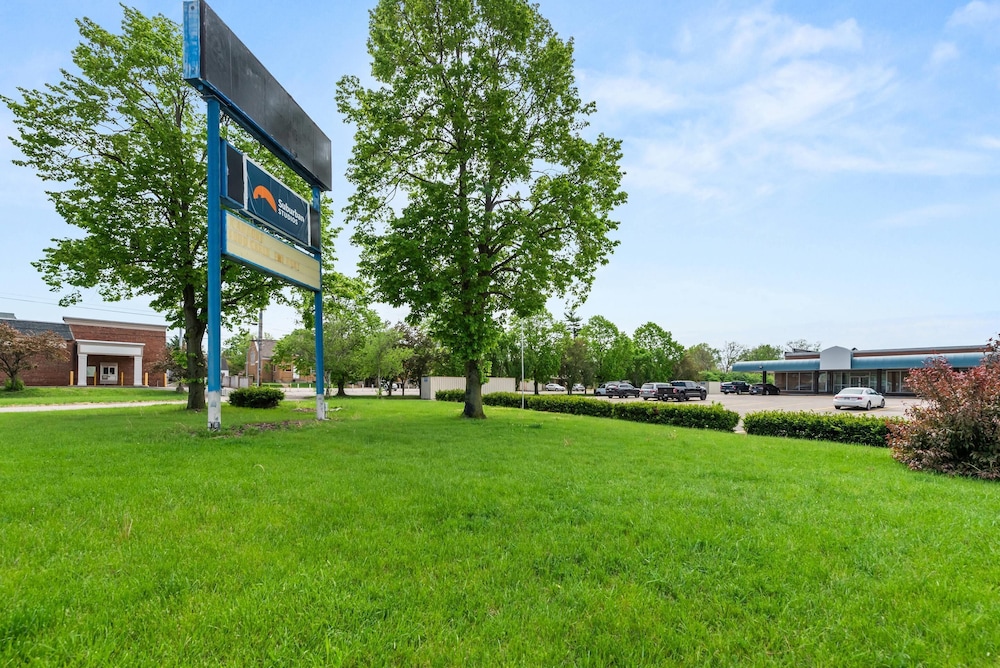 Suburban Studios Fairborn Dayton - photo 32