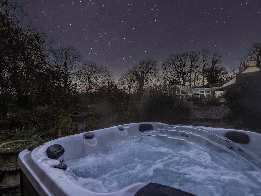 St Dogwells Barn — 4-Star Luxury Hotel in Haverfordwest, United Kingdom