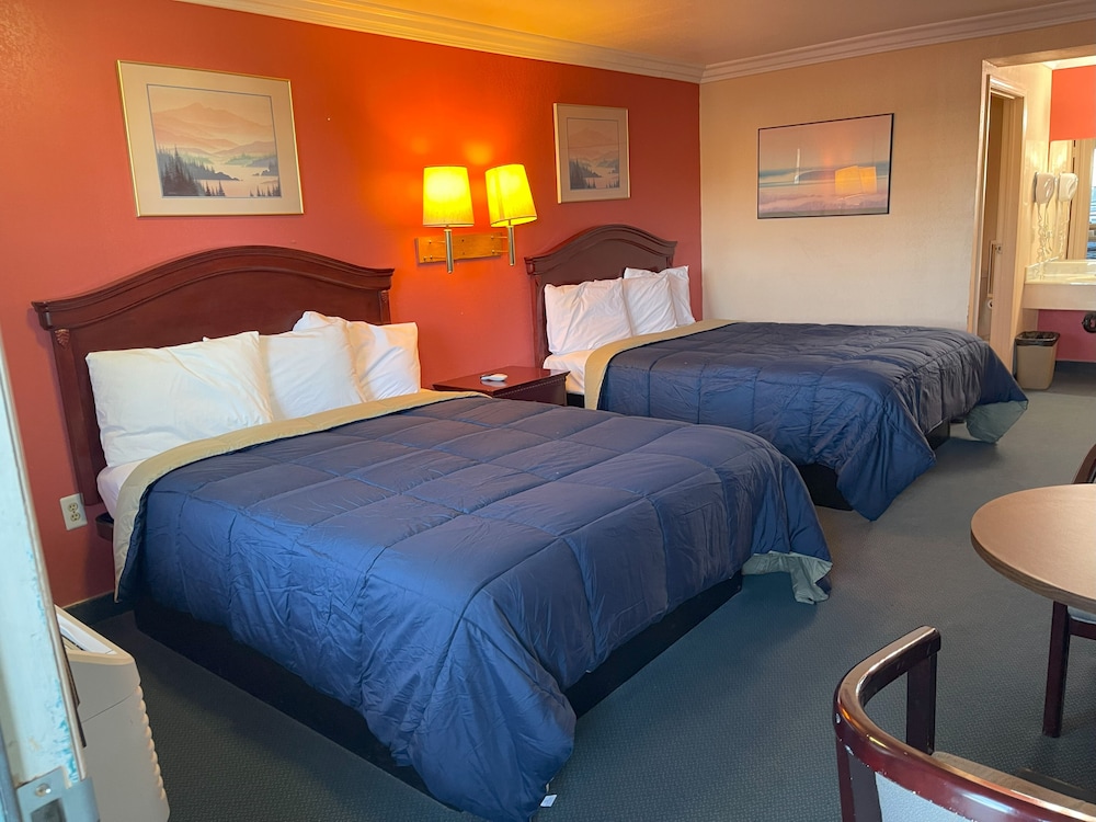 Aerospace Inn - photo 13