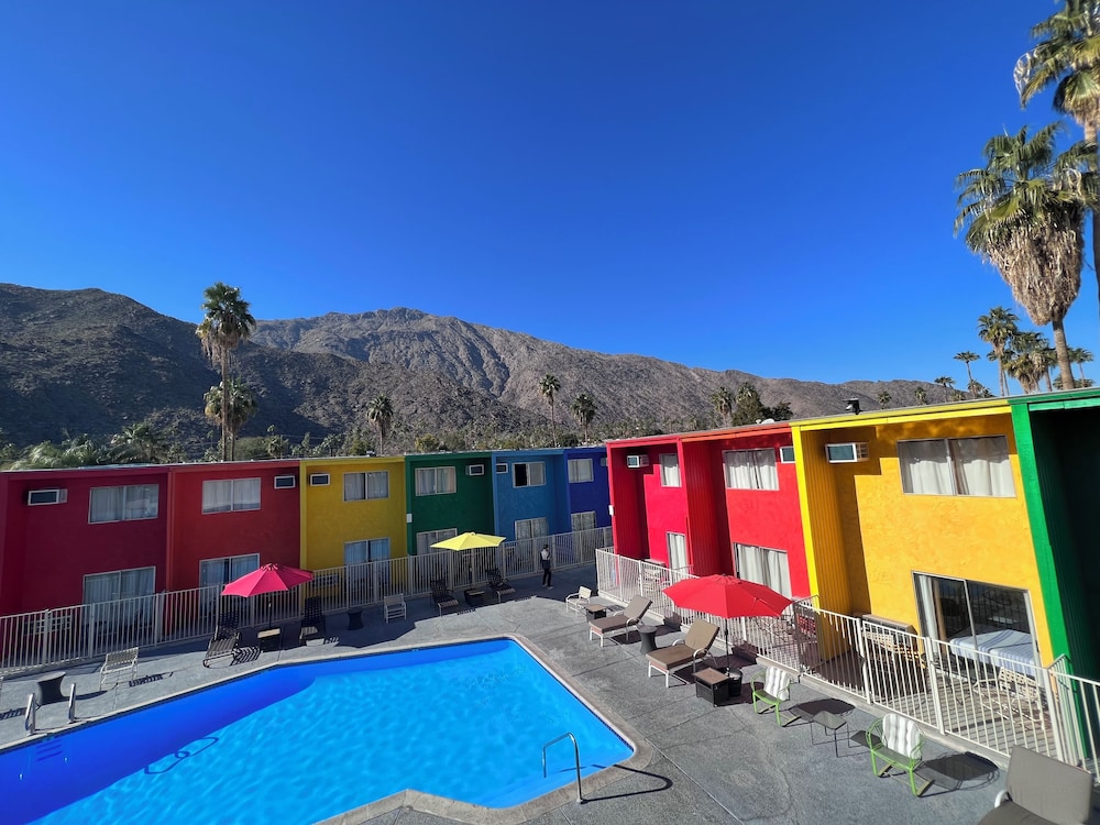 Delos Reyes Palm Springs - featured photo