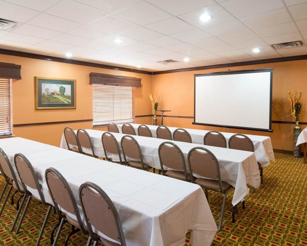 Springwood Suites Houston IAH Beltway 8 - photo 19