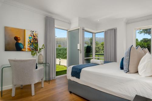 Spacious Luxury Apartment Waterfront