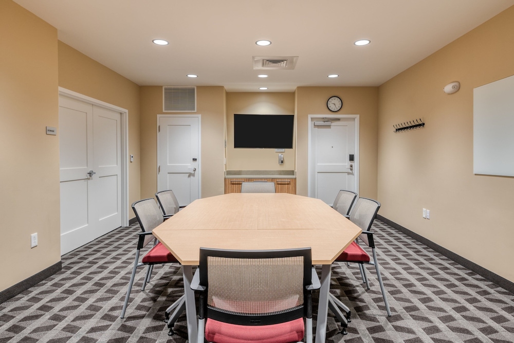 TownePlace Suites by Marriott Indianapolis Airport - photo 57