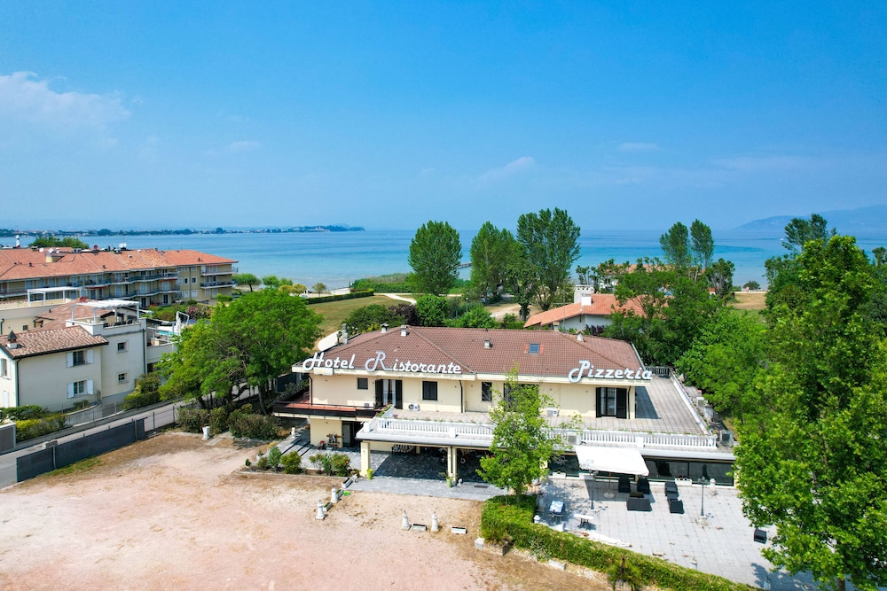 A.G. Holiday Hotel in Sirmione, Italy